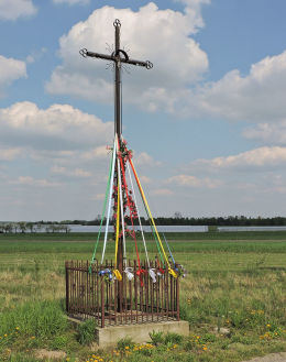 Krzyż przydrożny metalowy. Bukówno, gmina Radzanów, powiat białobrzeski.