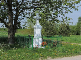Kapliczka przydrożna ufundowana przez Jana Siwca w 1909 r. Bieliny, gmina Gielniów, powiat przysuski.