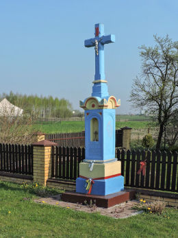 Krzyż przydrożny, murowany z 1920 r. Polany, gmina Wierzbica, powiat radomski.