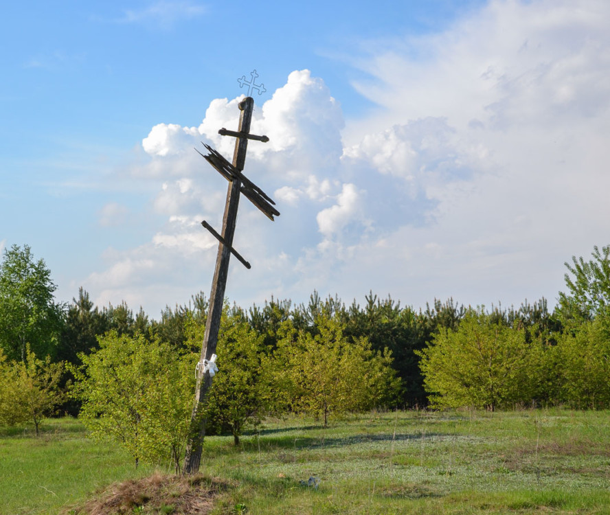 Prawosławny krzyż przydrożny. Czechy Orlańskie, gmina Dubicze Cerkiewne, Hajnówka County.