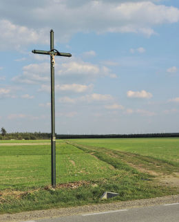 Krzyż przydrożny. Osiny, gmina Mirzec, powiat starachowicki.