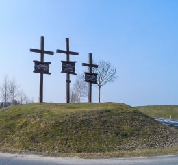 Przydrożny krzyż drewniany. Stara Łubianka, gmina Szydłowo, powiat pilski.