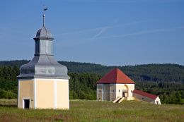 Przydrożna kapliczki, Kalwaria Krzeszowska. Krzeszów, gmina Kamienna Góra, powiat kamiennogorski.