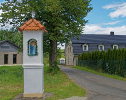 Kapliczka przydrożna, murowana. Stary Wielisław, gmina Kłodzko. powiat kłodzki.