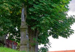 Krzyż kamienny. Woliburz, gmina Nowa Ruda. powiat kłodzki.