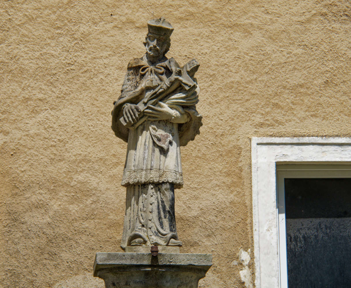 Święty Jan Nepomucen. Stary Wielisław, gmina Kłodzko. powiat kłodzki.