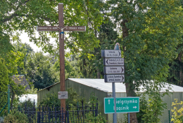 Przydrożny krzyż drewniany. Sobota, gmina Lwówek Śląski. powiat lwówecki.