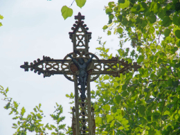 Fragment krzyża przydrożnego. Sobota, gmina Lwówek Śląski. powiat lwówecki.