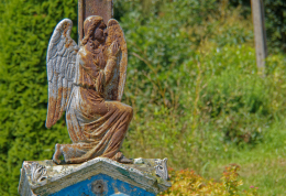 Fragment krzyża przydrożnego. Wojciechów, gmina Lubomierz. powiat lwówecki.