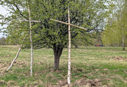 Krzyże polne w pobliżu Książańskiego Parku Krajobrazowego. Wałbrzych, powiat wałbrzych, woj. dolnośląskie.