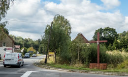Krzyż przydrożny, drewniany. Olszyniec, gmina Walim, powiat wałbrzyski.
