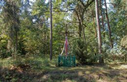 Przydrożny krzyż drewniany. Wola Osowińska, Krzywie, gmina Borki. powiat radzyński.