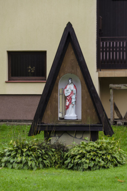Kapliczka drewniana. Brunary, gmina Uście Gorlickie. Powiat gorlicki, woj. małopolskie.