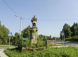 Przydrożna kapliczka z barokową figurą św. Jana Nepomucena. Jabłonka, powiat nowotarski.