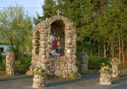 Kapliczka z figurą Jezusa. Mordy, powiat siedlecki, woj. mazowieckie.