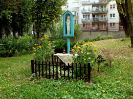 Kapliczka na tyłach kamienicy przy ulicy Równej 10 Warszawa, Praga Północ.