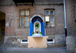 Kapliczka w podwórzu kamienicy przy ulicy Mokotowskiej 67 Warszawa, Śródmieście.