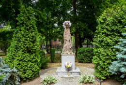 Kapliczka przydrożna, figura Matki Boskiej na Saskiej Kępie. Warszawa, Praga Południe.