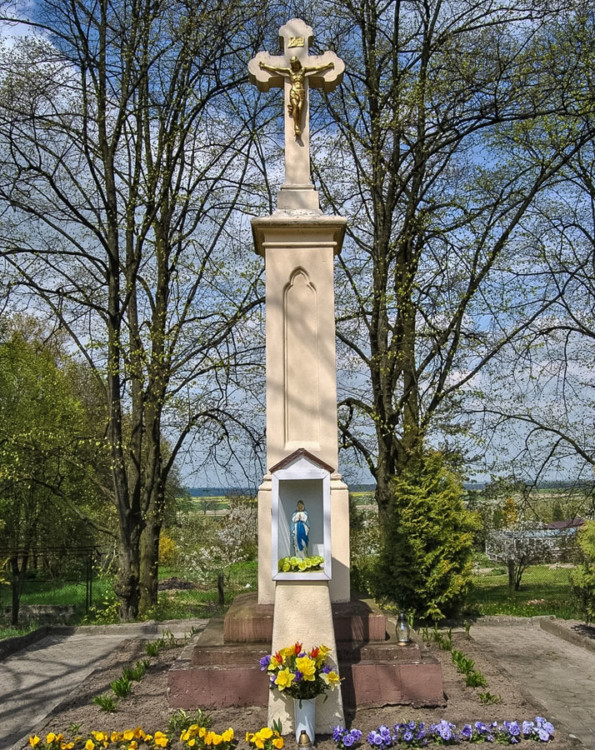 Krzyż upamiętniający ofiary bitwy pod Byczyną z 1588 r. Byczyna, powiat kluczborski.