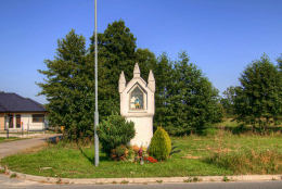 Kapliczka Matki Boskiej, ul. Piastowska. Dobrzeń Wielki. Powiat opolski, woj. opolskie.
