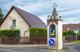 Kapliczka św. Jana Nepomucena. Dobrzeń Wielki. Powiat opolski, woj. opolskie.