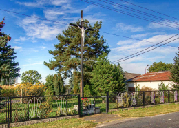 Krzyż przydrożny, ul. Strzelców Bytomskich. Dobrzeń Wielki. Powiat opolski, woj. opolskie.