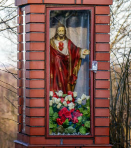 Przydrożna kapliczka. Błażowa Dolna, gmina Błażowa, powiat rzeszowski.