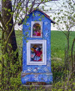 Przydrożna kapliczka. Futoma, gmina Błażowa, powiat rzeszowski.