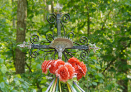 Fragment krzyża przydrożnego. Jeżewo Stare, gmina Tykocin. powiat białostocki.