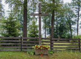 Przydrożny krzyż drewniany. Sokołda, gmina Supraśl. powiat białostocki.