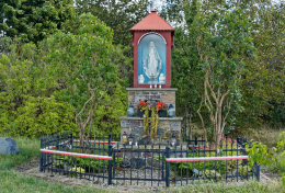 Kapliczka przydrożna, murowana. Nakla, gmina Parchowo. powiat bytowski, woj.pomorskie.