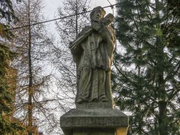 Przydrożna kapliczka z figurą św. Jana Nepomucena. Bielsko-Biała, powiat bielski.