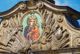 Kapliczka na bramie Lubomirskich. Częstochowa, powiat częstochowa, woj. Śląskie.