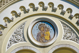 Kapliczka na budynku kościóła pw. Świętego Jakuba Apostoła. Częstochowa, powiat częstochowa, woj. Śląskie.