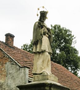 Przydrożna kapliczka z figurą św. Jana Nepomucena. Mikołów, powiat mikołowski.