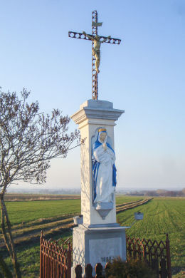 Przydrożny krzyż z Matką Boską z 1888 r. Mikołów, Bujaków, powiat mikołowski.