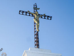 Krzyż z Matką Boską z 1888 r. Mikołów, Bujaków, powiat mikołowski.