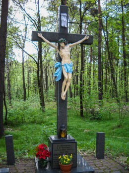 Przydrożny krzyż z 1998 roku, ul.Wolności. Miejsce śmierci działałcza Solidarności Andrzeja Szyi. Orzesze, Jaśkowice, powiat mikołowski.
