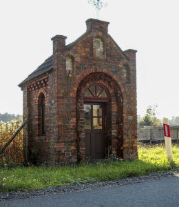 Przydrożna kapliczka domkowa św.Anny z roku 1890 r. Orzesze, Królówka, powiat mikołowski.