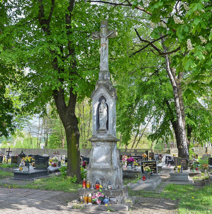 Krzyż cmentarny stojący przy ulicy  ul. Edmunda Kokota. Ruda Śląska, Wirek, Ruda Śląska.