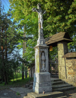 Najstarszy krzyż kamienny w Bełku,  wzniesiony w 1874 roku. Bełk, gmina Czerwionka Leszczyny, powiat rybnicki.