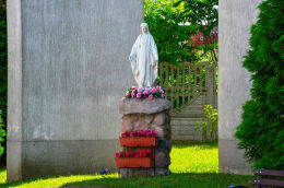 Figura Matki Bożej. Łęgajny, gmina Barczewo, powiat olsztyński.