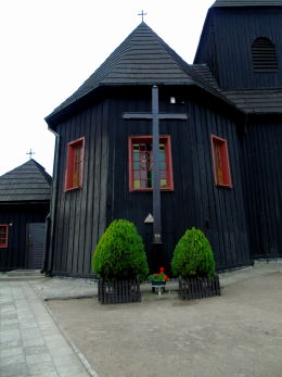Krzyż misyjny przy kościele św. Jakuba. Niechanowo, powiat gnieźnieński.