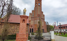 Kapliczka słupowa św. Wawrzyńca. Kamieniec, powiat grodziski, woj. wielkopolskie.