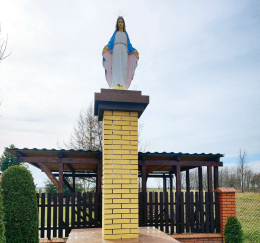 Figura Matki Bożej. Nowe Oborzyska, gmina Kościan. Powiat kościański, woj. wielkopolskie.