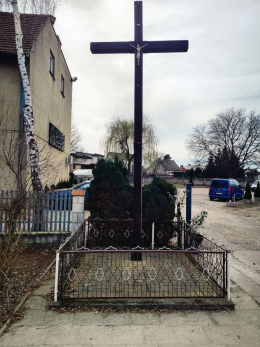 Krzyż drewniany. Stare Oborzyska, gmina Kościan. Powiat kościański, woj. wielkopolskie.
