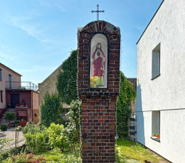 Kapliczka murowana z figurą Jezusa. Szczodrowo, gmina Kościan, powiat kościański, woj. wielkopolskie.