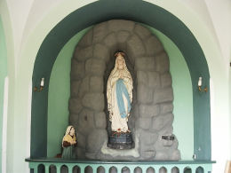 Grota Matki Bożej z Lourdes w kościele św. Andrzeja Apostoła. Wyskoć, gmina Kościan, powiat kościański.