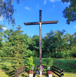 Przydrożny krzyż drewniany. Nowinki, gmina Mosina. powiat poznański.