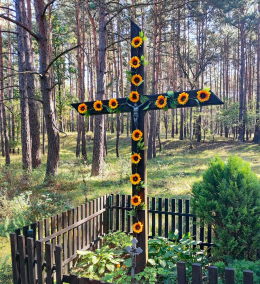 Przydrożny krzyż drewniany. Okoniec, gmina Murowana Goślina. powiat poznański.